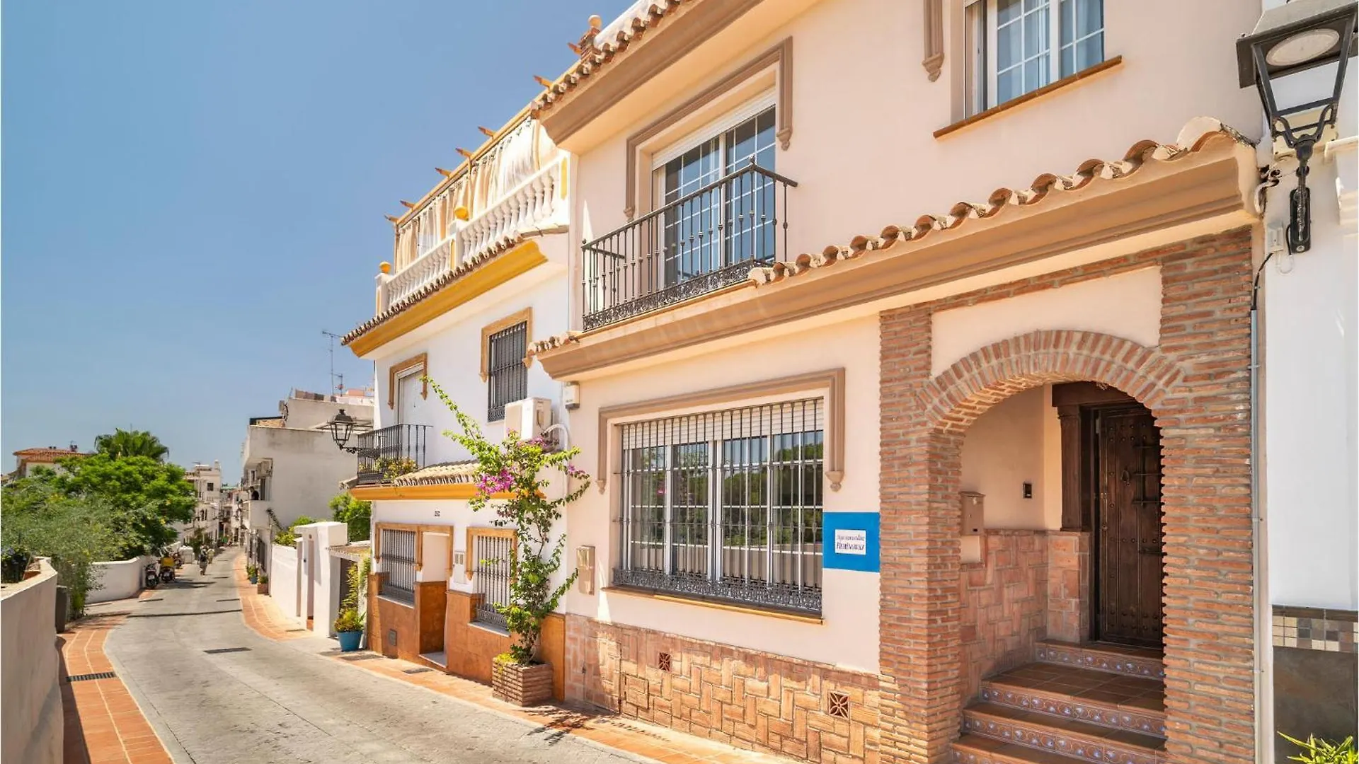 Amazing Home In Marbella With Kitchen