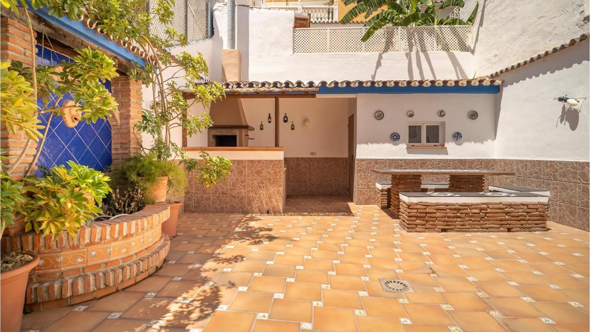 Amazing Home In Marbella With Kitchen